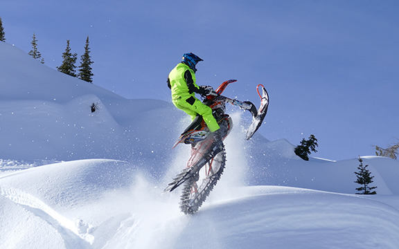 Motocross+on+Snow
