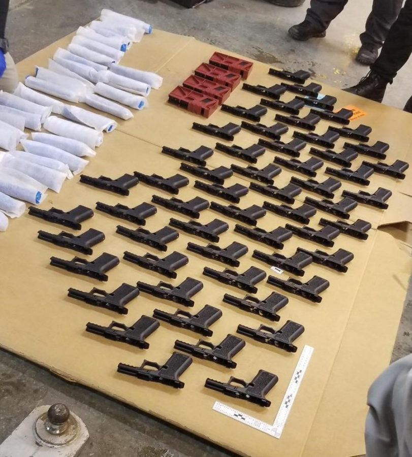 A Young Businessman Comes Back From the United-States With 249 Guns