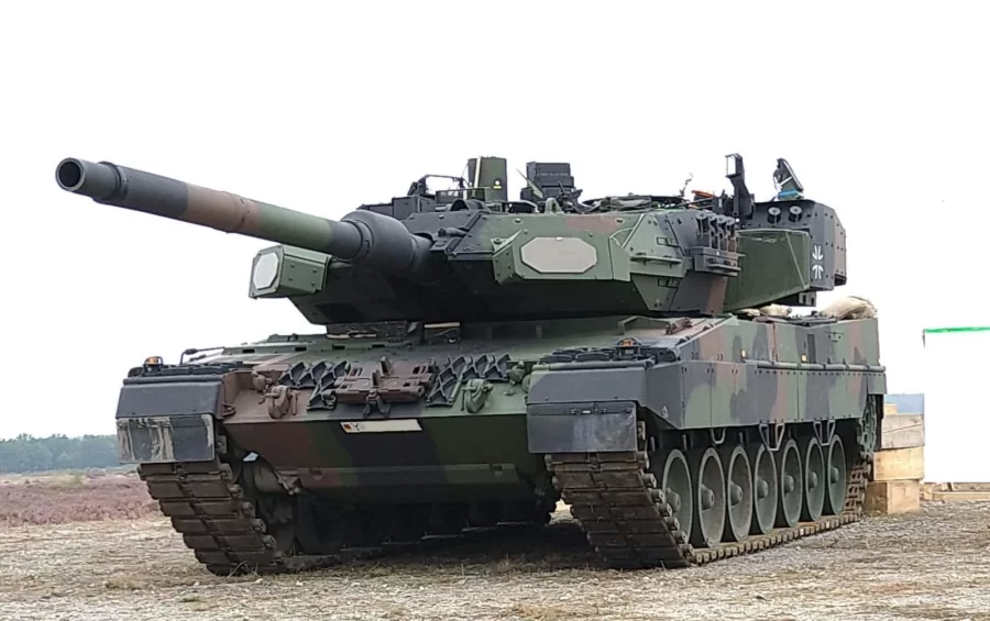 Canada+Sending+Tanks+to+Ukraine