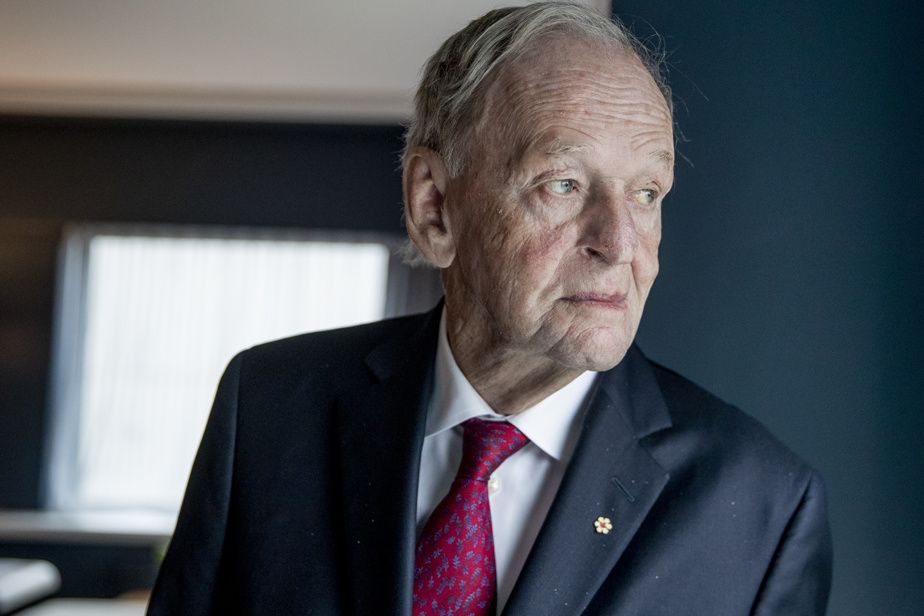 Jean Chrétien Responds to Trump's Idea of Annexing Canada