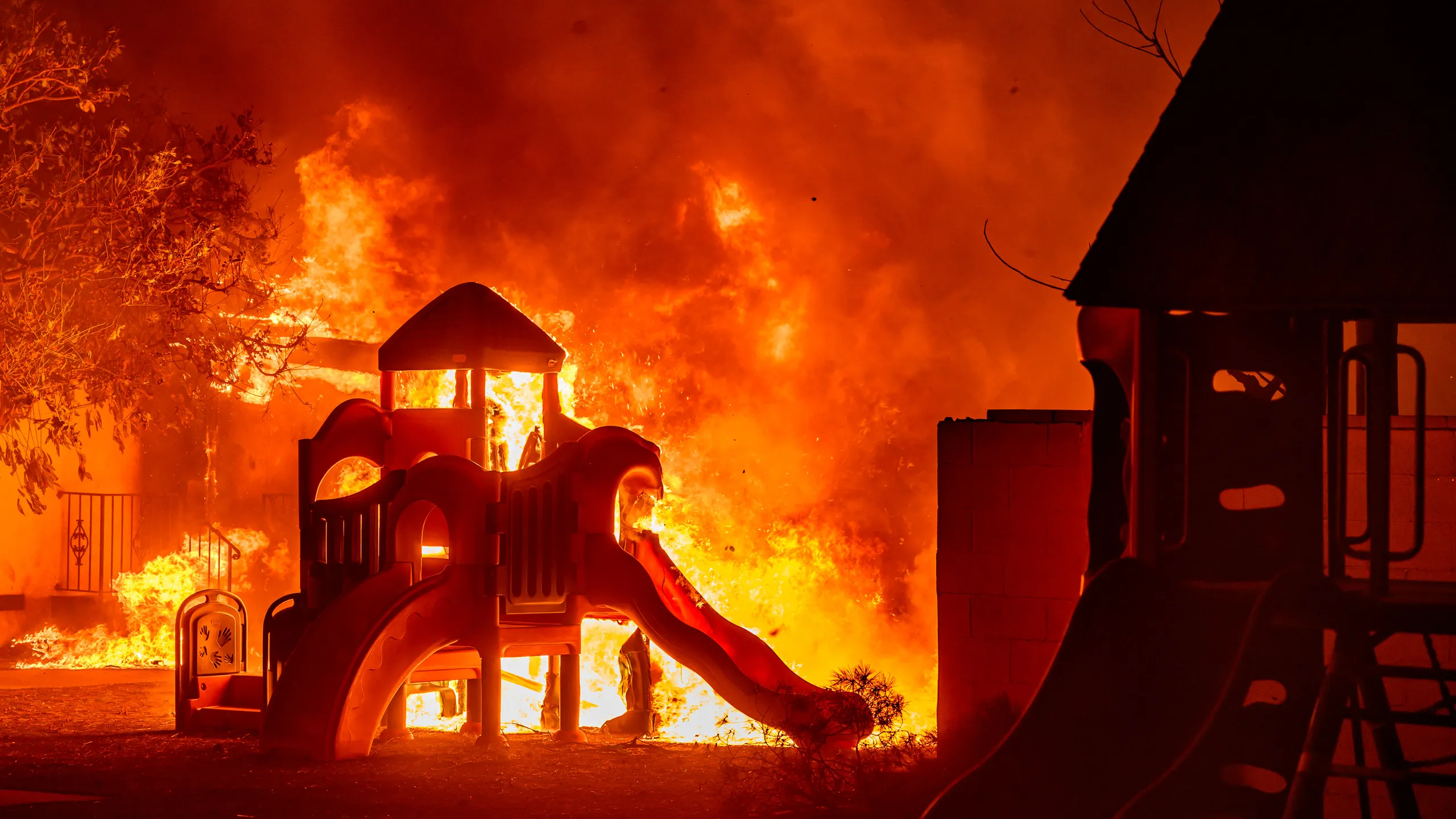 Massive Blaze Engulfs Los Angeles