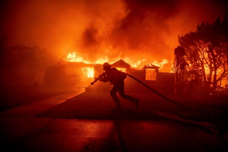 Los Angeles Gets Swallowed by Wildfires